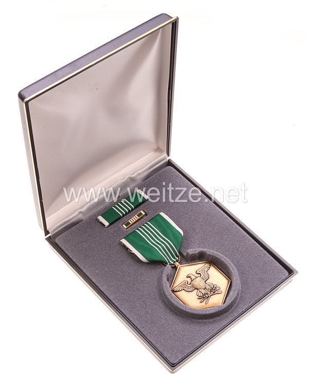 USA - Military Merit Medal in Case with Lapel Pin and Ribbon Bar Bild 2