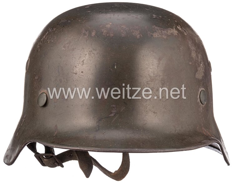 Wehrmacht Stahlhelm M 35 mit entfernten Emblemen Bild 2